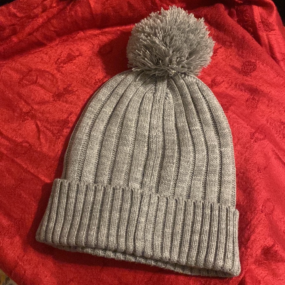 Michael Kors Women’s Gray Pom Beanie - Picture 4 of 6
